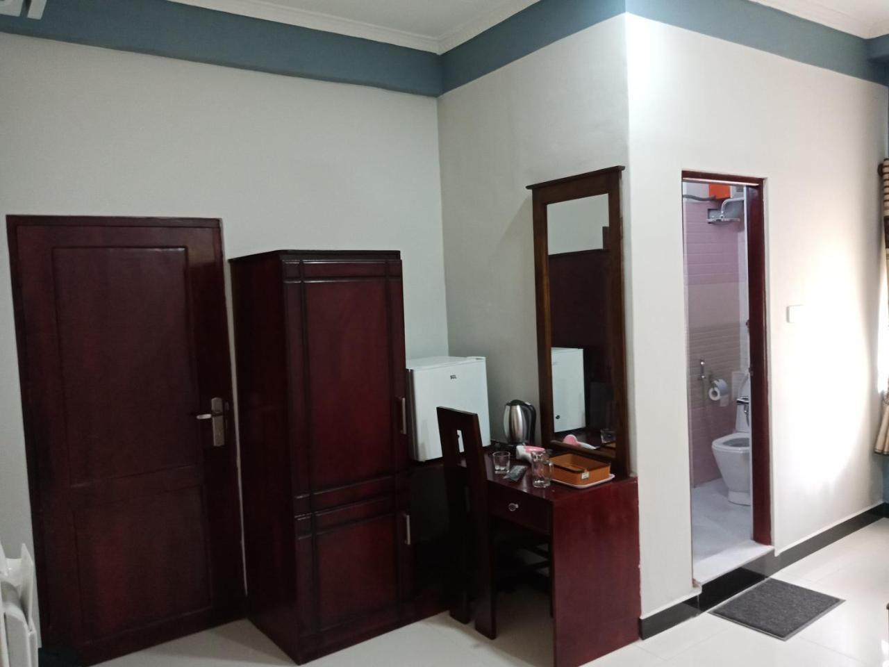 Global City Hotel Maligawatta Dış mekan fotoğraf