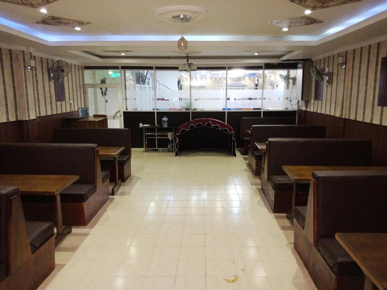 Global City Hotel Maligawatta Dış mekan fotoğraf