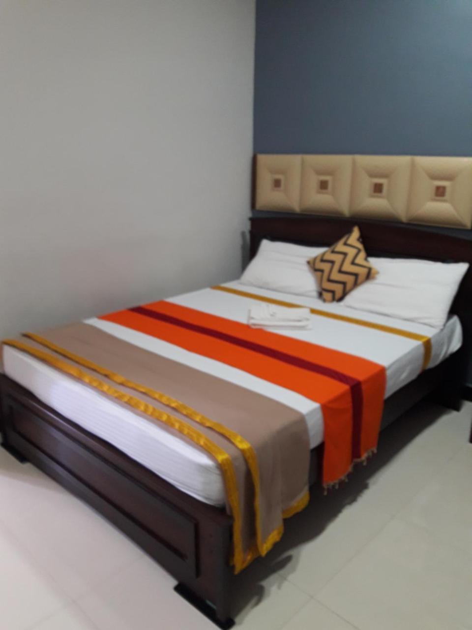 Global City Hotel Maligawatta Dış mekan fotoğraf