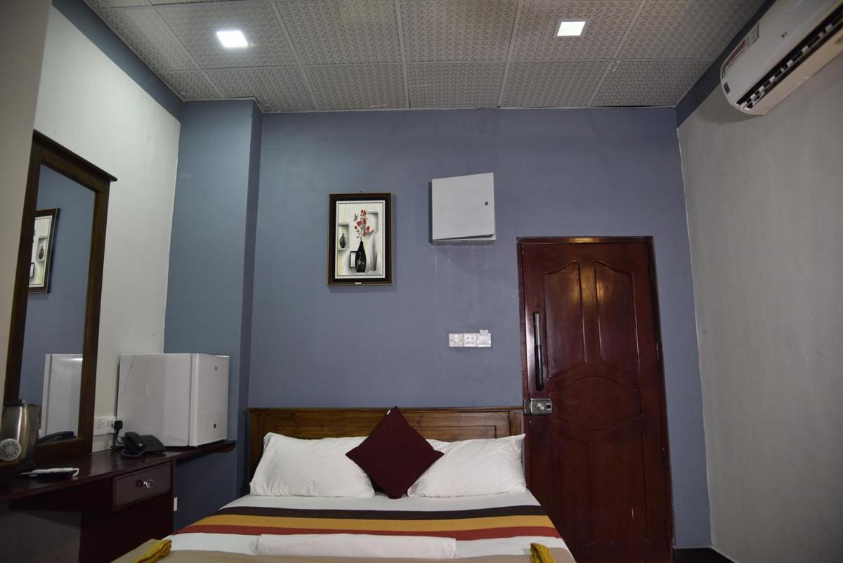 Global City Hotel Maligawatta Dış mekan fotoğraf