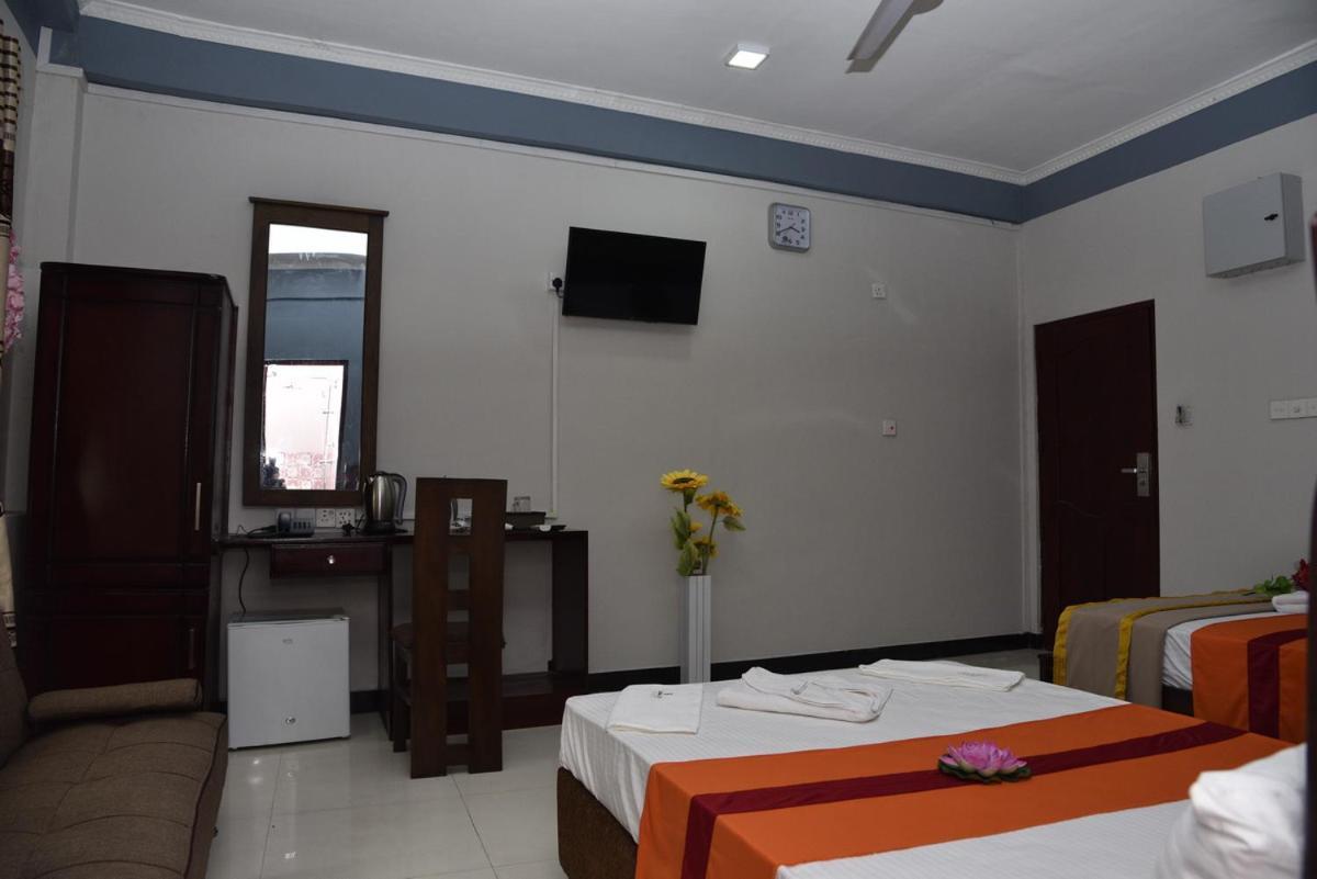 Global City Hotel Maligawatta Dış mekan fotoğraf
