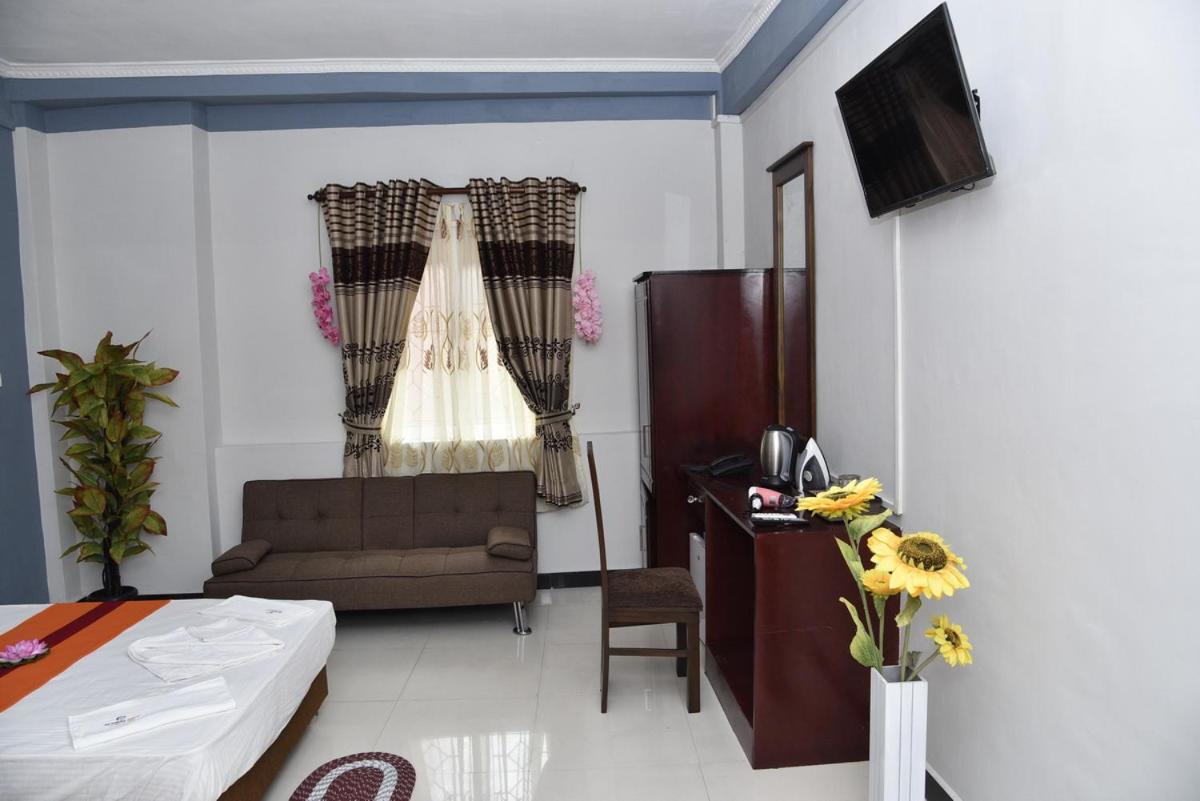 Global City Hotel Maligawatta Dış mekan fotoğraf