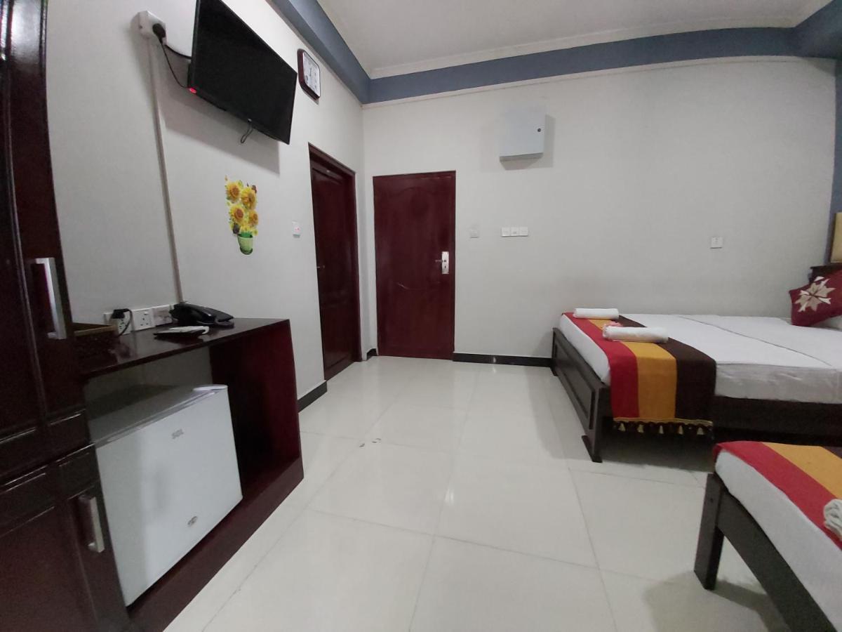 Global City Hotel Maligawatta Dış mekan fotoğraf